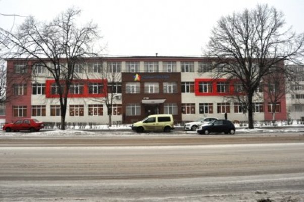 Şcoala Spectrum nu dă doi bani pe dispoziţia Inspectoratului Judeţean Şcolar Constanţa: a anunţat că se fac cursuri